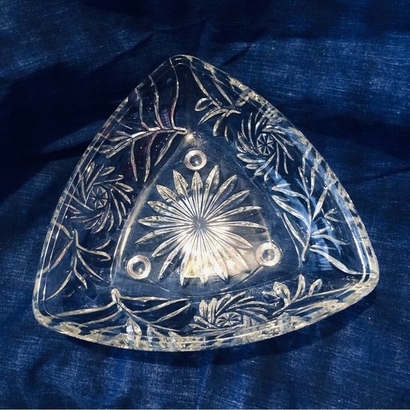 Vintage Hazel Atlas Triangle Capri pinwheel 3 footed Dish or ashtray - Picture 3 of 7